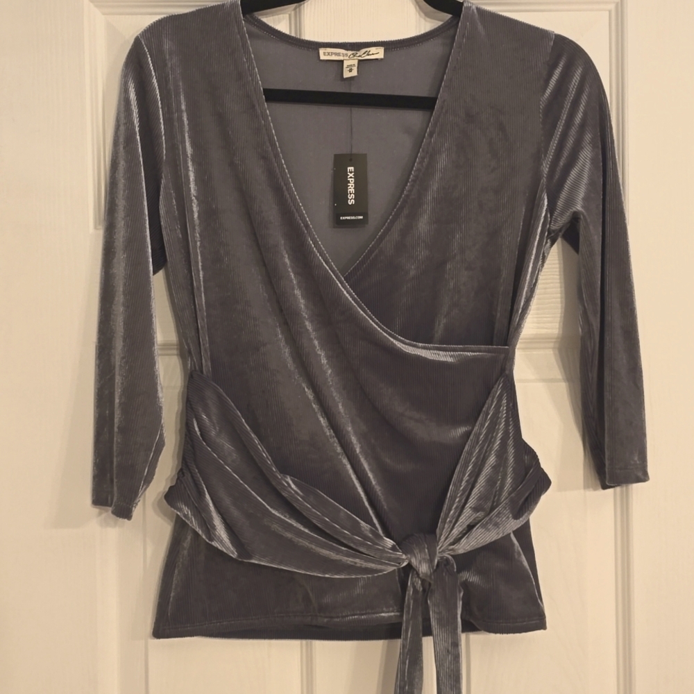 Express Silver Top NWT